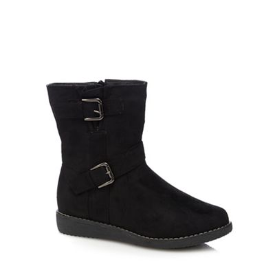 Black buckle boots